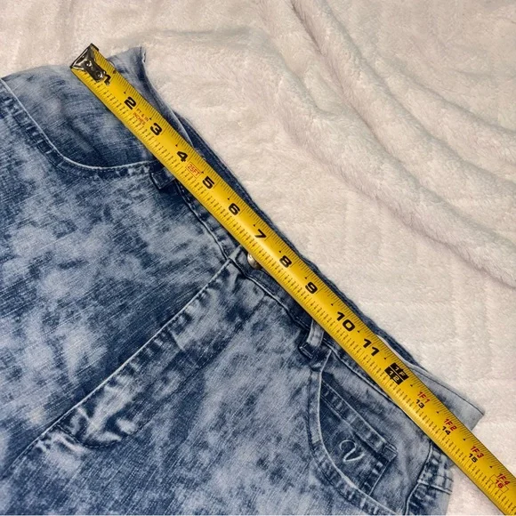 🌸 Variations M Rhinestone Acid Wash Jeans - Picture 6 of 8
